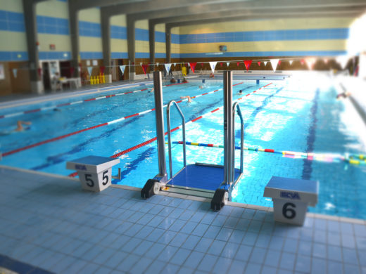 Ascenseur de piscine BSL CONCEPT LM10-E1 dans un couloir de nage